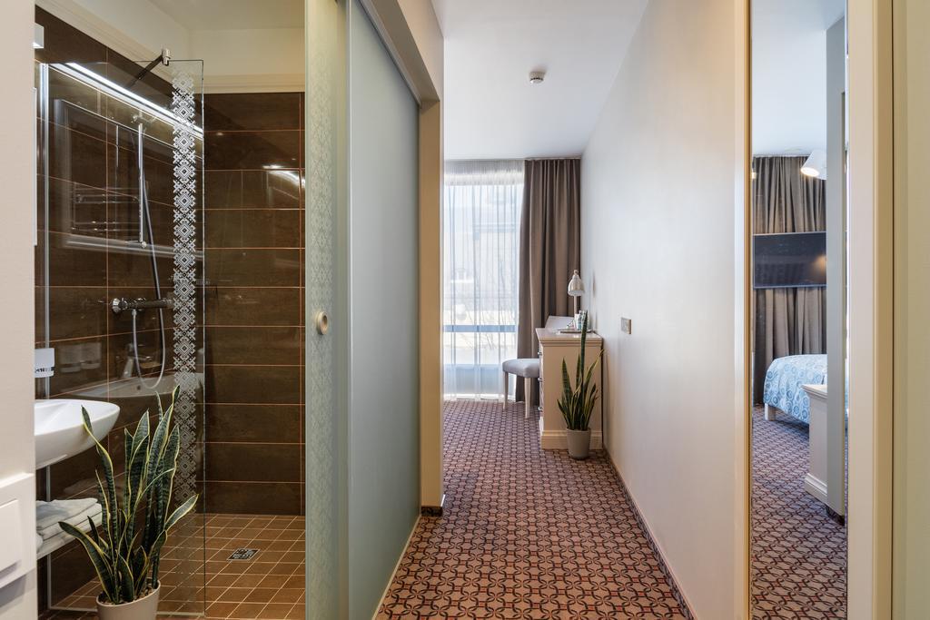 Hotel Sinchronas Telsiai Luaran gambar